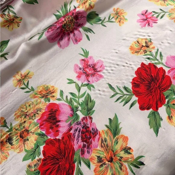 Victorias Secret Womens OSFM Robe Vintage Ivory Satin Floral Kimono Gold Label - Picture 7 of 10